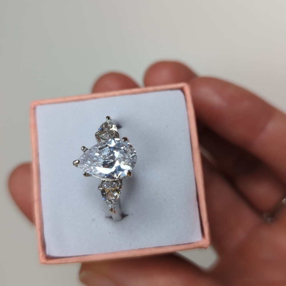 Fragrant Jewels Size 9 Ring Pear-Shape CZ NWOT